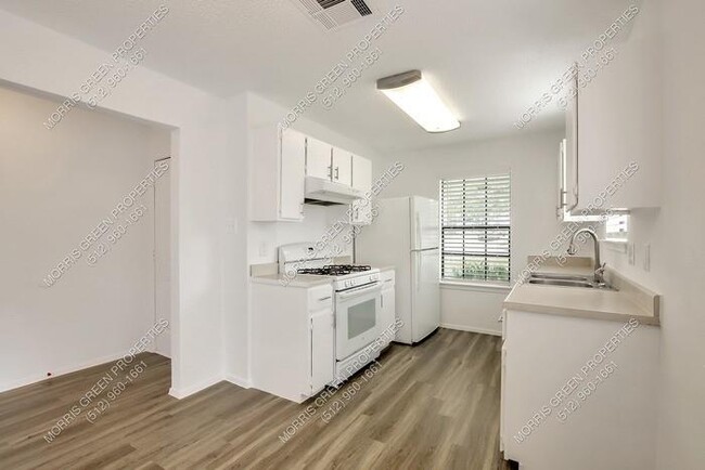 Building Photo - 1303 Dominique Dr
