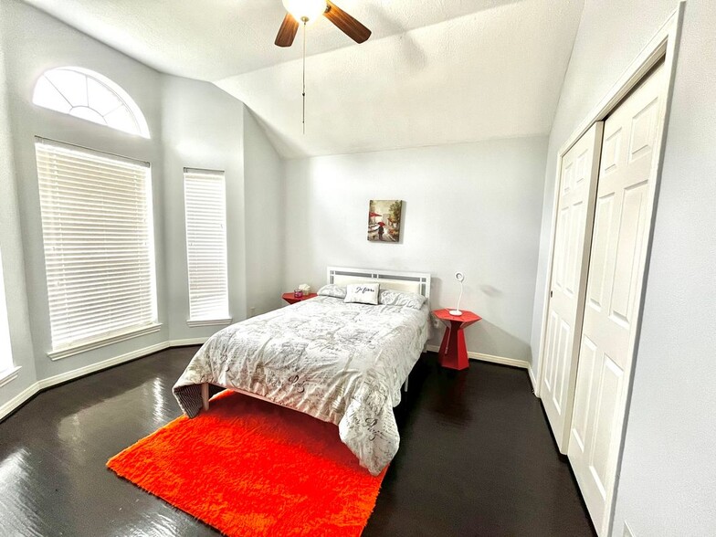 Building Photo - 10807 Summer Meadows Ct