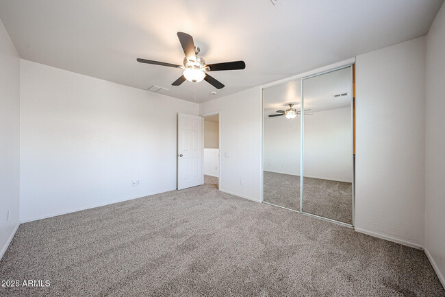 Building Photo - 5433 W Glass Ln
