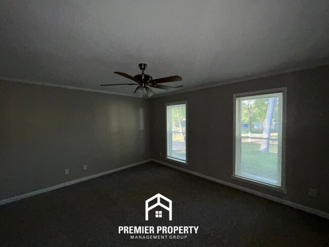 Building Photo - 9893 Cherokee Dr
