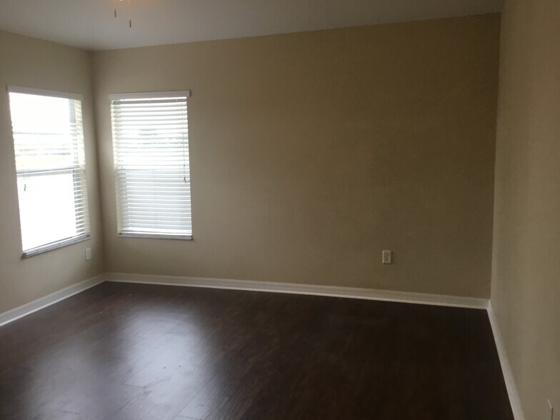 Building Photo - 15407 Telford Spring Dr