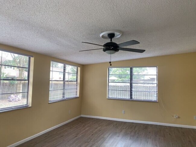 Building Photo - LOVELY NORTHDALE POOL HOME