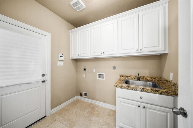 Building Photo - 13403 Preston Cliff Ct