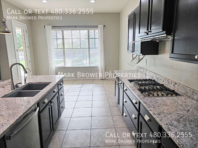 Building Photo - 3345 E Indigo St