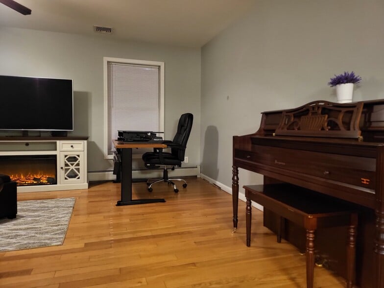 Building Photo - 5 Healy Rd