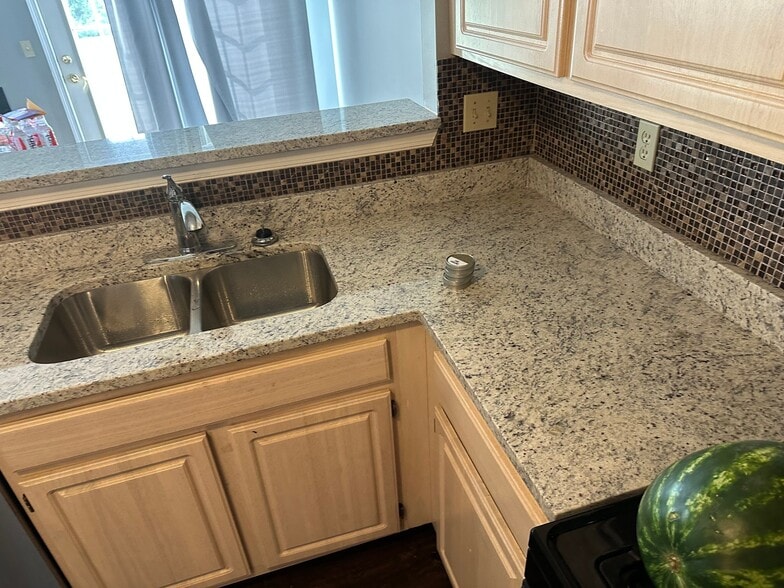 Building Photo - 226 Sparrow Rd