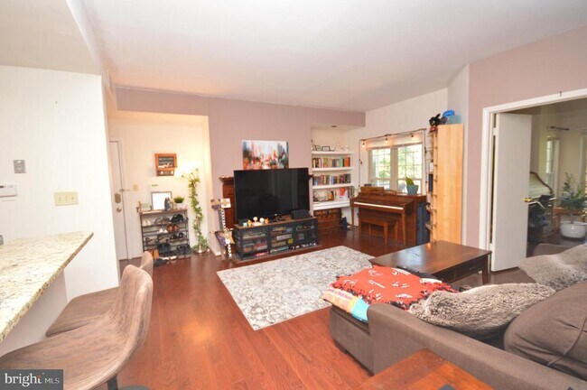 Building Photo - 3912 Penderview Dr