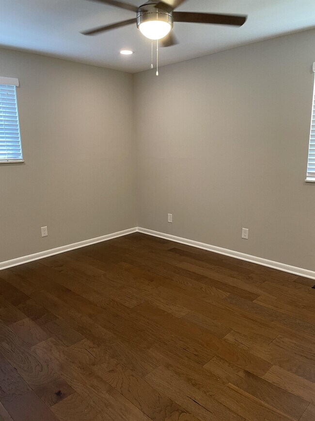 Building Photo - 2601 Shropshire Blvd