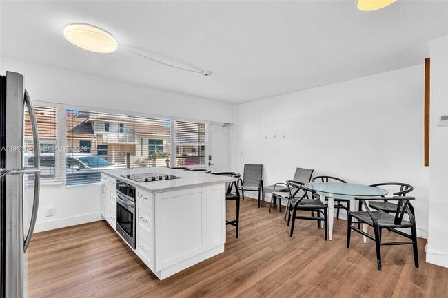 Building Photo - 4144 El Mar Dr