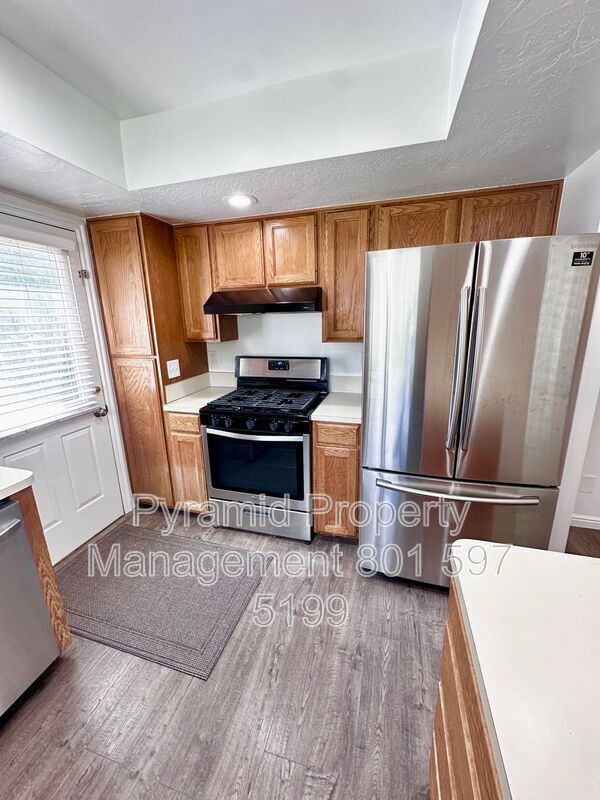 Building Photo - 1099 Shepard Ln
