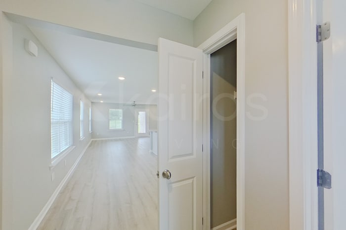 Building Photo - 656 June St