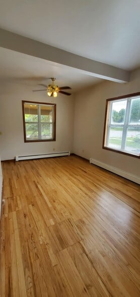 Living room - 209 N Prospect Rd