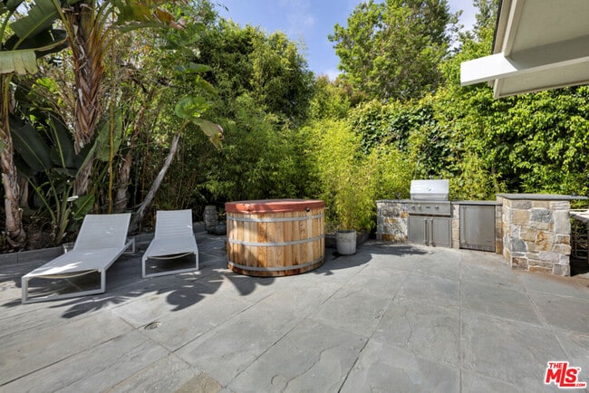 Building Photo - 30611 Las Estrellas Dr