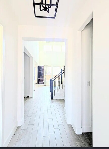 Building Photo - 749 Pentonville Ln