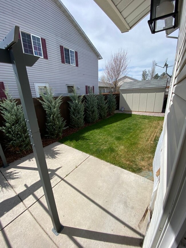 Building Photo - 3 Bed - 2 Bath - Fenced Yard