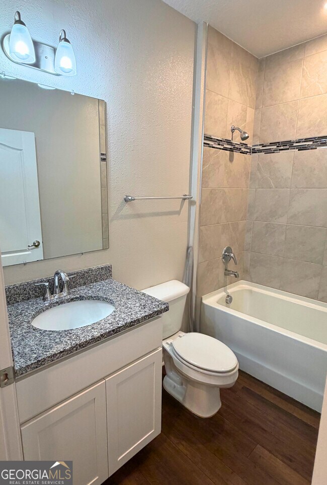 Building Photo - 206 Boatsman Way