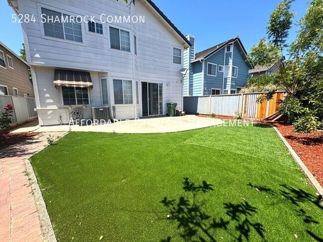 Building Photo - 5284 Shamrock Common