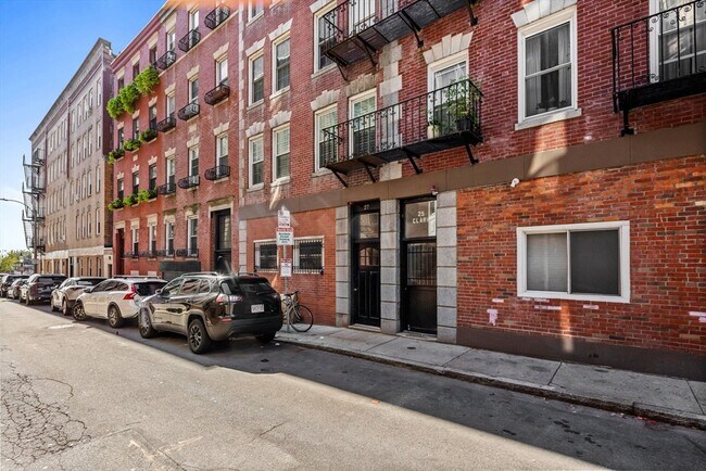 Primary Photo - 25 Clark St