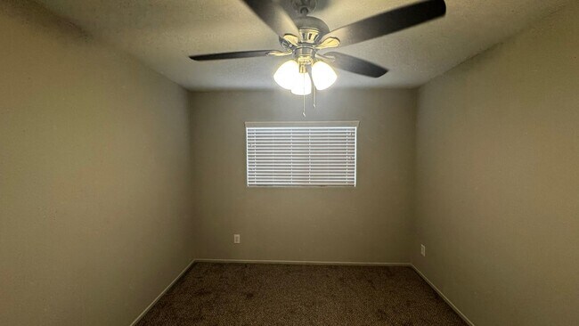 Building Photo - SW Single Story ONLY $1998