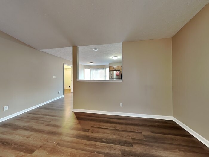 Building Photo - 10447 Bellchime Ct