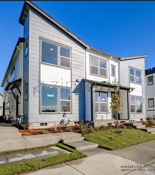 Building Photo - 8457 SE Kinnaman St