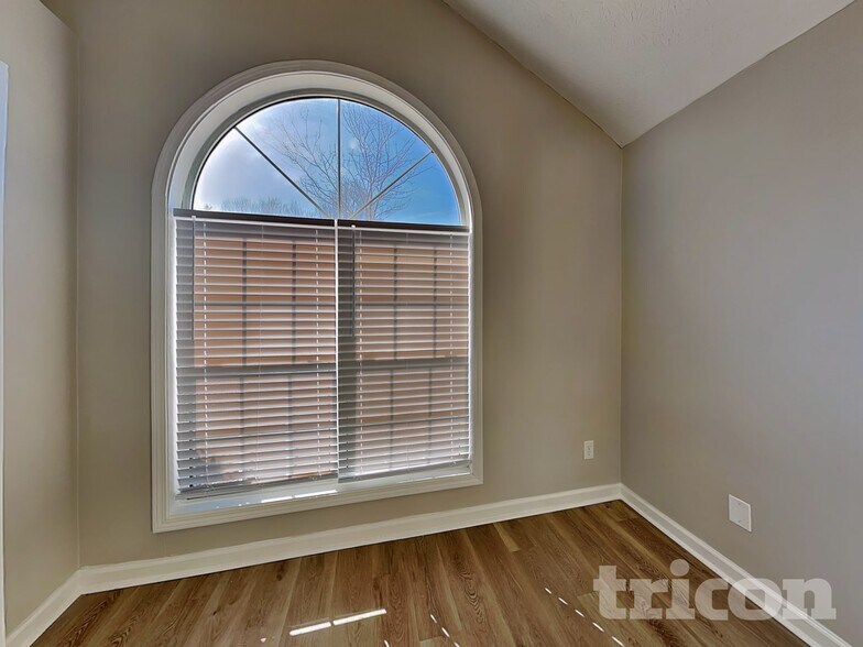 Building Photo - 1002 Mark Trail