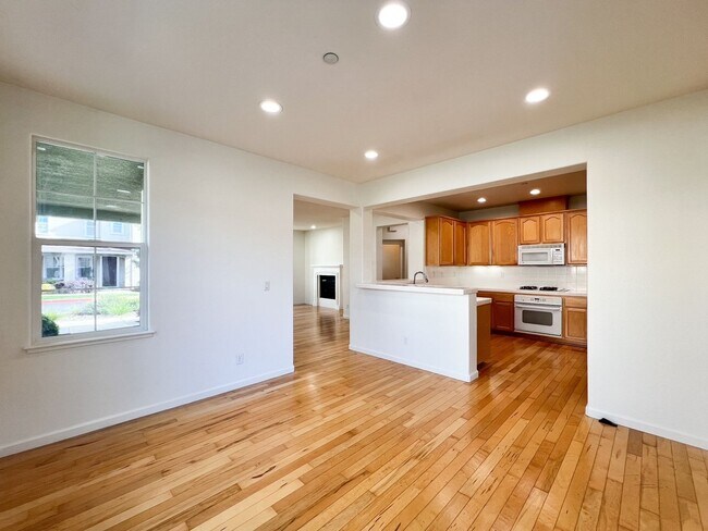 Building Photo - Three Bedroom Napa Home