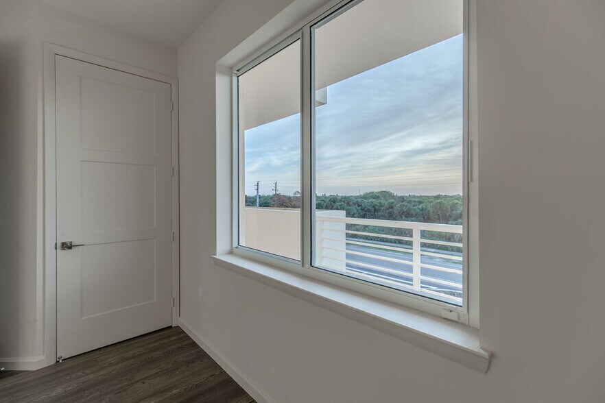 Building Photo - 4810 N Highway A1A