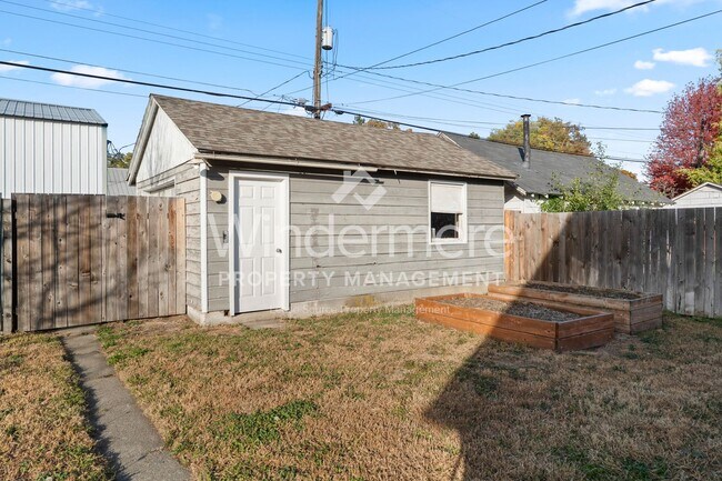 Building Photo - **Half off Full 1st Month's Rent** Beautif...