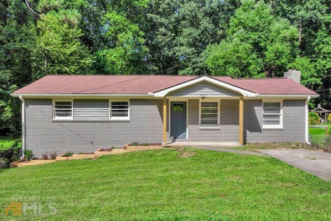 Primary Photo - 2070 Twelve Oaks Cir