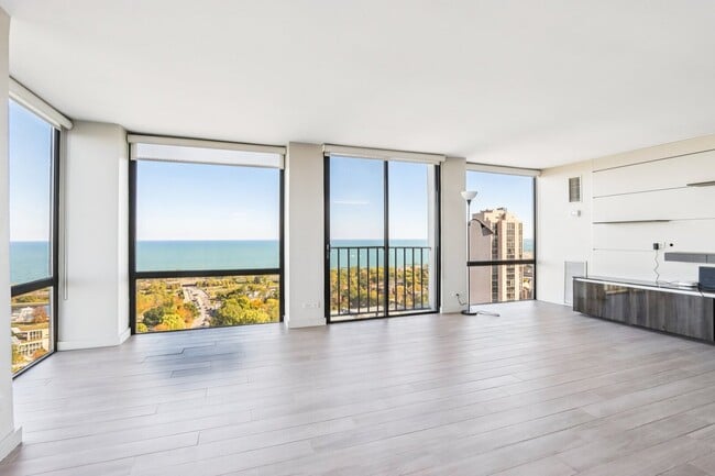 Building Photo - 345 W Fullerton Pkwy