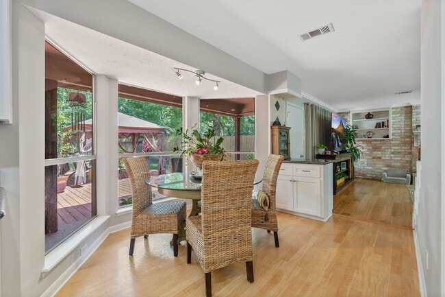 Building Photo - 2828 S Logrun Cir