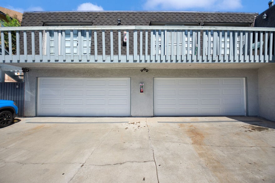 Building Photo - 2210 Gaviota Ave