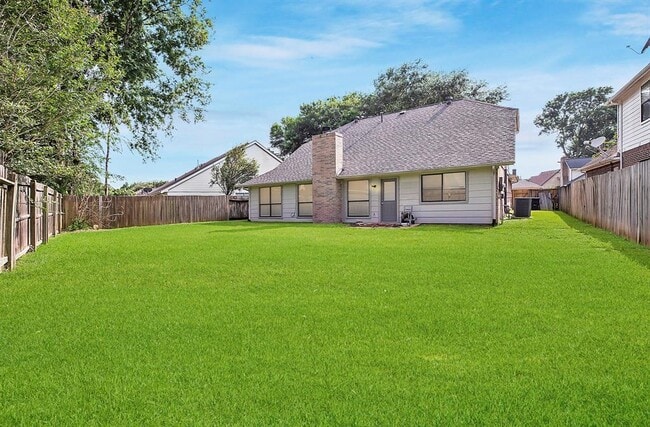 Building Photo - 3807 Cedar Valley Dr