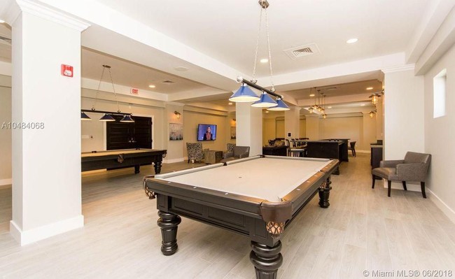 Club Room w/Pool Tables - 2501 S Ocean Dr