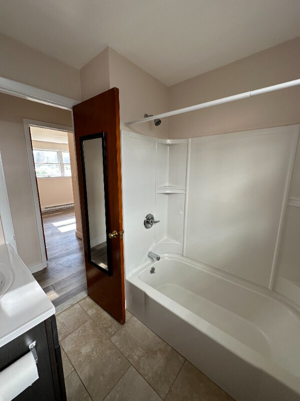 Building Photo - 1553 Chrisler Ave