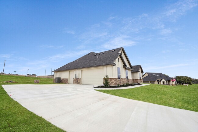 Building Photo - 1176 Paradise Pkwy