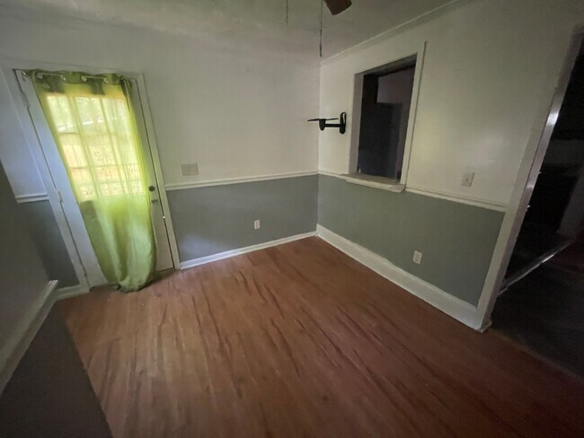 Building Photo - 148 Shadowlawn Dr