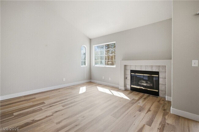 Building Photo - 315 Seine Way