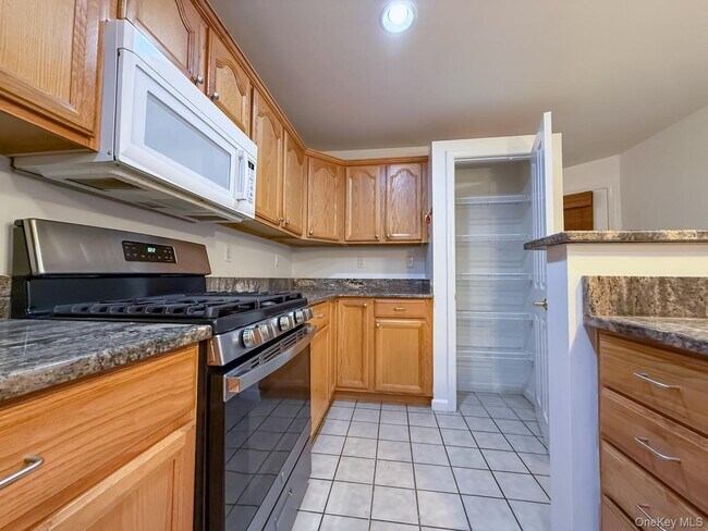 Building Photo - 212 Viewpoint Terrace