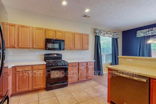 Building Photo - 10432 Savoy Dr NW