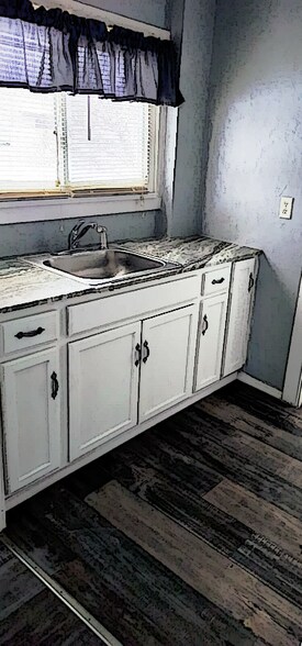 Building Photo - 364 Cleveland Ave