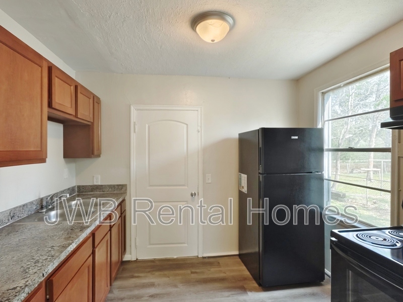 Building Photo - 2148 Allandale Cir N
