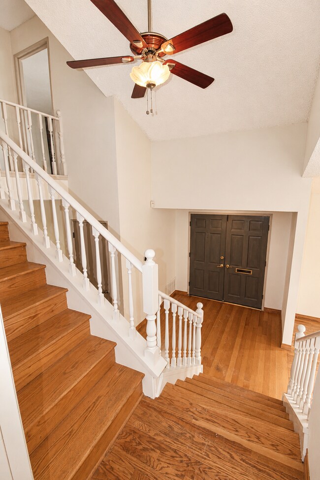 Building Photo - Spacious Corner Lot Home in Desirable Ventura Neighborhood!