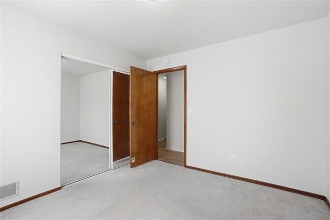 Building Photo - 108 Whitney Dr