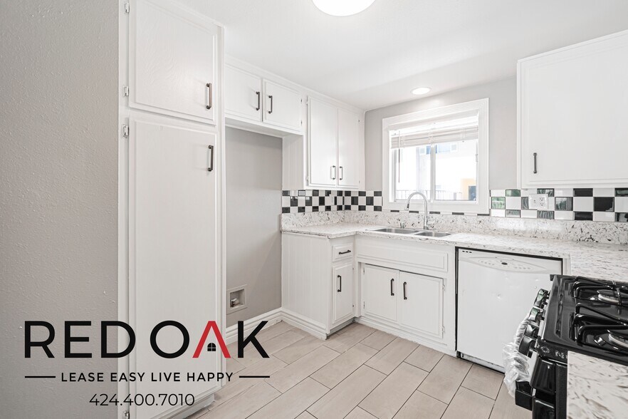 Building Photo - 915 Paseo Grande