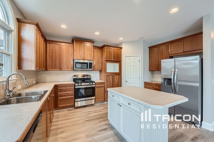 Building Photo - 1410 Bentwater Dr