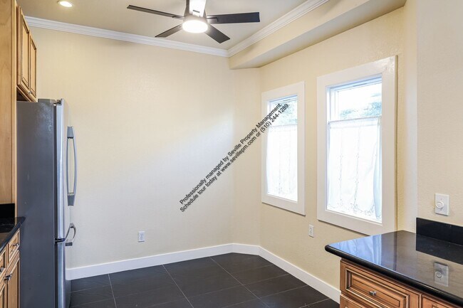 Building Photo - Stunning 3BR / 2BA Split-Level Home in Maxwell Park!