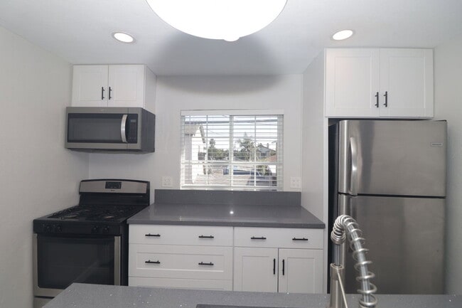 Building Photo - 4239 Swift Ave