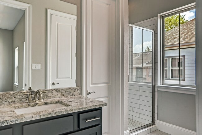 Building Photo - 4857 Benning Dr